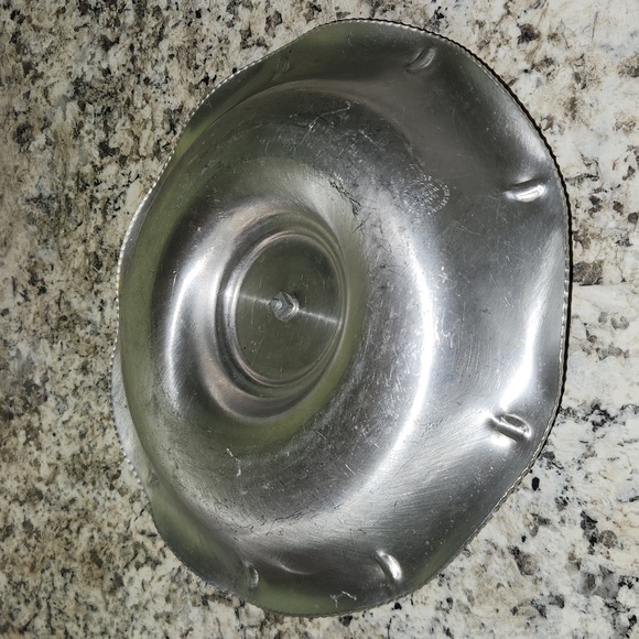 Vintage Wilson Specialities Wrought Aluminum Nut Bowl - Picture 3 of 4